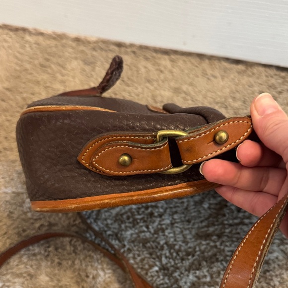 Dooney & Bourke Dark Brown Pebbled Leather Crossbody with Tan Trim VINTAGE - Picture 7 of 9